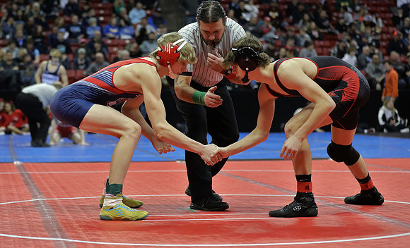 Sun Prairie 138 lbs. Dylan Muehlenberg Match #1 State Tournament 2023 (3)