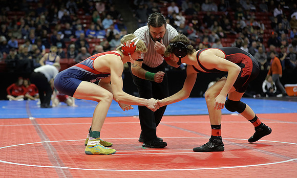 Sun Prairie 138 lbs. Dylan Muehlenberg Match #1 State Tournament 2023 (2)