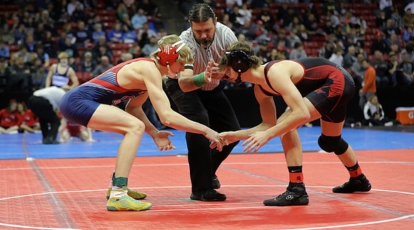 Sun Prairie 138 lbs. Dylan Muehlenberg Match #1 State Tournament 2023 (4)