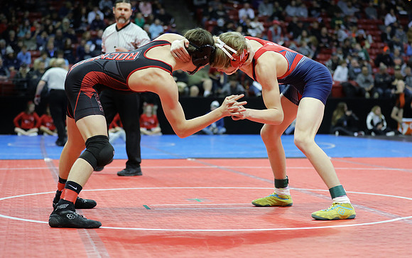 Sun Prairie 138 lbs. Dylan Muehlenberg Match #1 State Tournament 2023 (11)