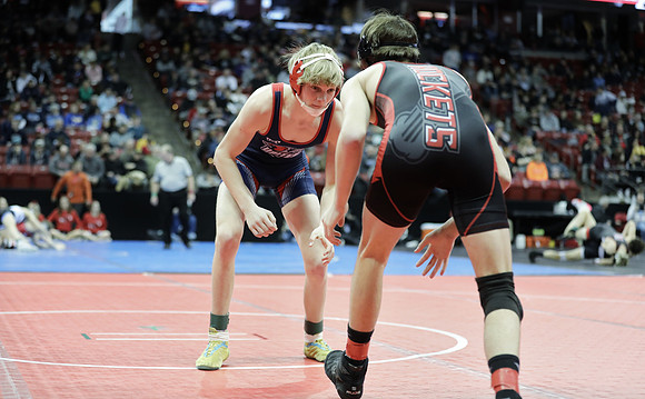 Sun Prairie 138 lbs. Dylan Muehlenberg Match #1 State Tournament 2023 (15)