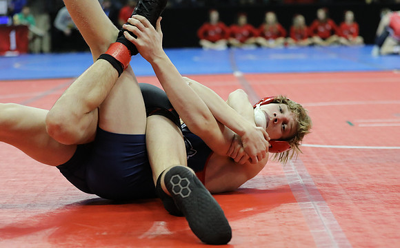 Sun Prairie 138 lbs. Dylan Muehlenberg Match #1 State Tournament 2023 (23)