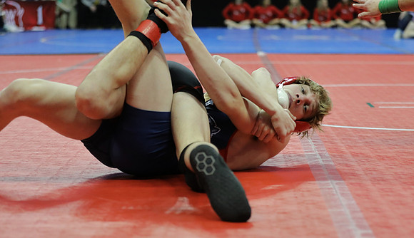 Sun Prairie 138 lbs. Dylan Muehlenberg Match #1 State Tournament 2023 (24)