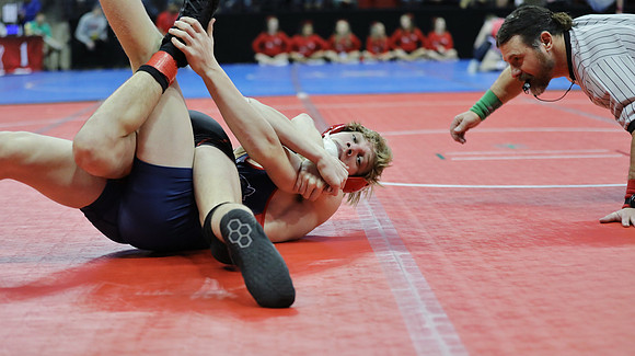Sun Prairie 138 lbs. Dylan Muehlenberg Match #1 State Tournament 2023 (25)