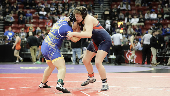 Sun Prairie 165 lbs. Sophia Bassino Match #1 at State Tournament 2023  (4)