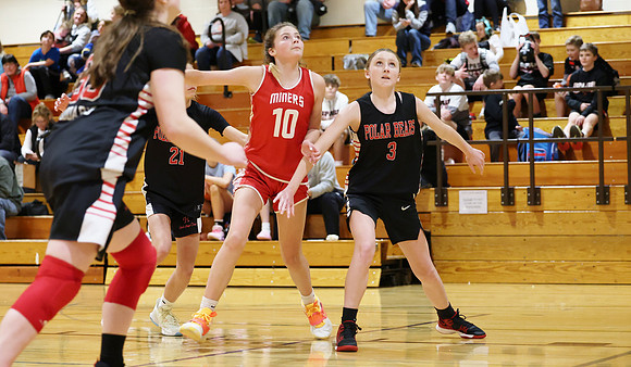 3-12-23 7th Grade Girls Champiosnhip Shullsburg vs. Hortonville Black (60)