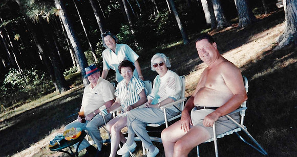 1990 (8)