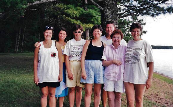1999 (28)
