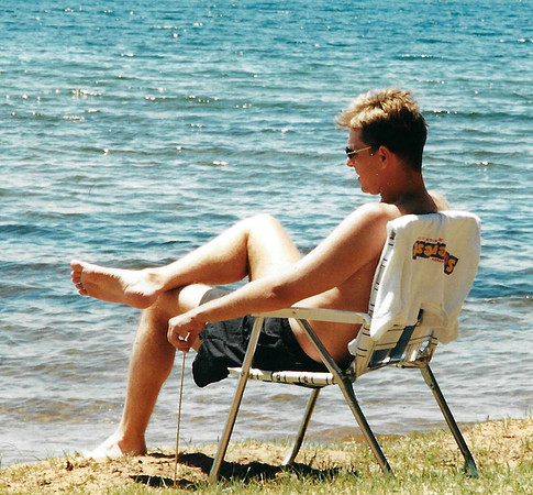 2001 (44)