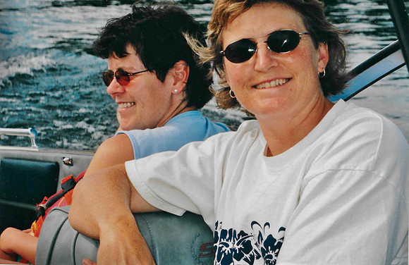 2004 (44)