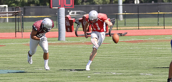 3 UWL 2018 Pre Season Scrmmage vs. U of Dubuque  (7)