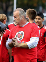 Coach Neil Gilmore  (4)