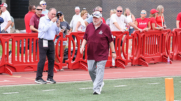 Coach Mike Anderson (1)