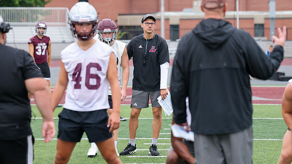 Coach Michael Zweifel (20)