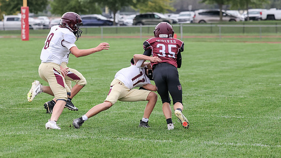 9-8-26 OMRO Foxes Grade School vs. Winneconne (375)