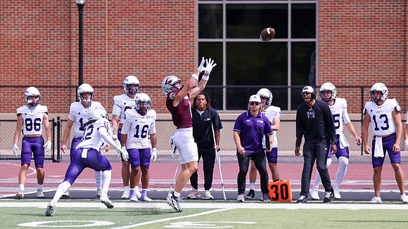 9-12 - 26 EAGLES vs. Hardin-Simmons (1579)