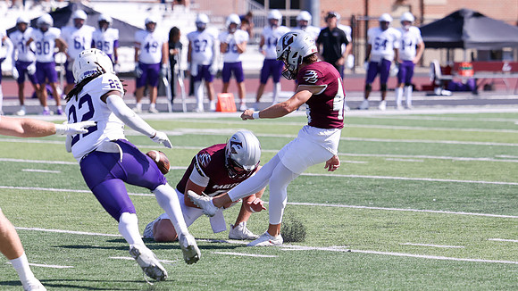 9-12 - 26 EAGLES vs. Hardin-Simmons (3188)