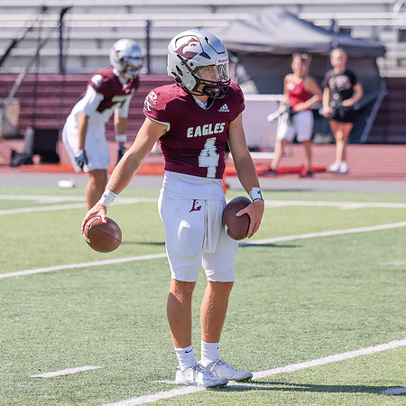 4 QB (4)