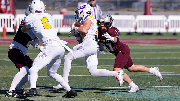 10-17-26 EAGLES v.s. UW Stevens Point (1064)