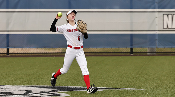 6 Carly Gross  (41)