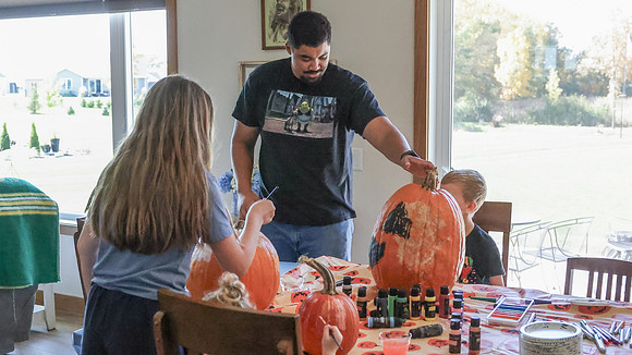 10-11-26 PUMPKI CARVING & Coloring (11)