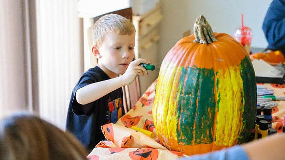 10-11-26 PUMPKI CARVING & Coloring (26)