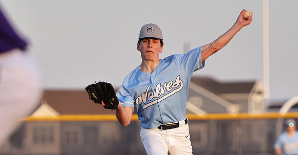 21 Jacob Holland  (33)