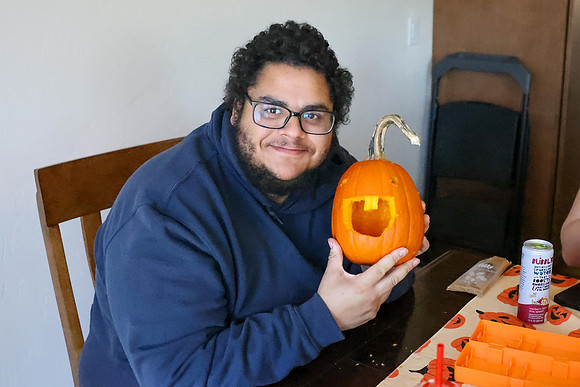 10-11-26 PUMPKI CARVING & Coloring (46)