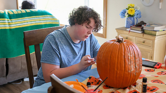 10-11-26 PUMPKI CARVING & Coloring (59)