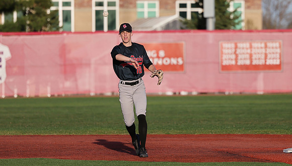 10 Evan Richmond (15)