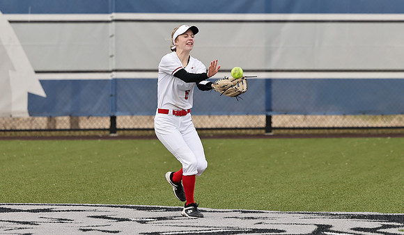 6 Carly Gross  (39)