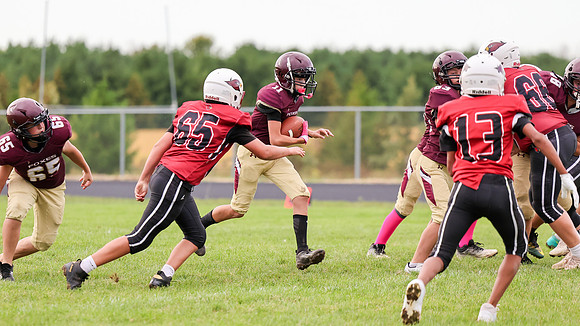 9-15-26 Omro Foxes vs. Mayville (1686)