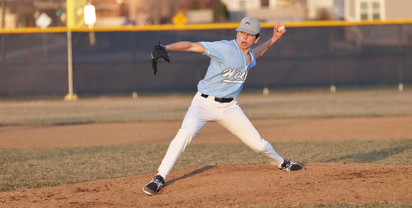 21 Jacob Holland  (40)