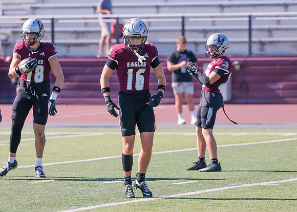 16 Evan Krein (21)