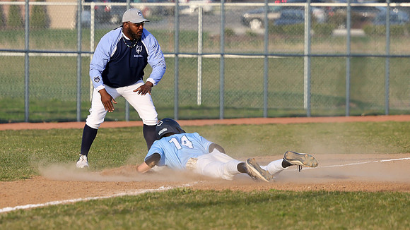 Coach Quentin Travis  (7)