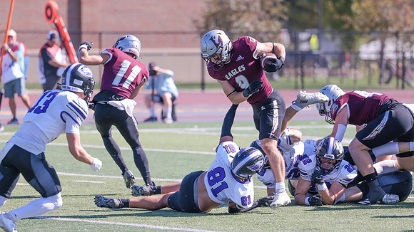 11 Evan Richmond (18)
