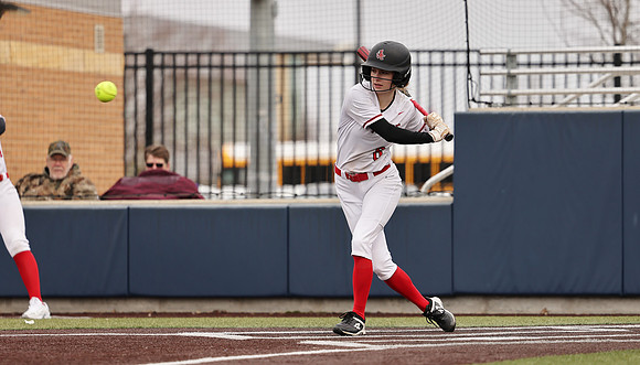 6 Carly Gross  (60)