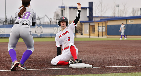 6 Carly Gross  (71)