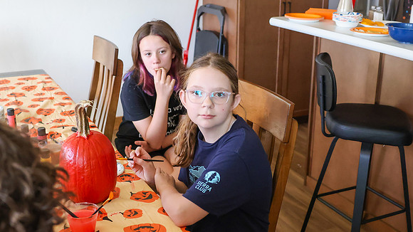10-11-26 PUMPKI CARVING & Coloring (64)