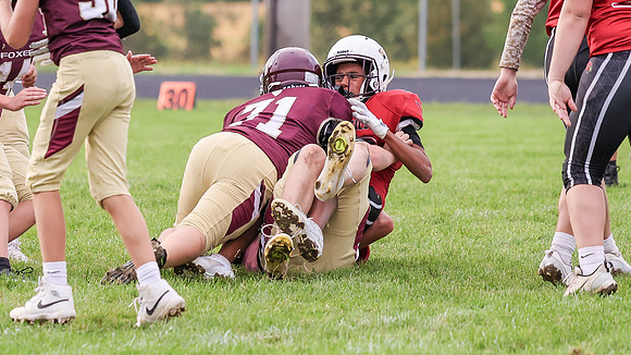 9-15-26 Omro Foxes vs. Mayville (1642)