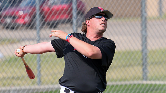 Coach Aaron Schmidt  (1)