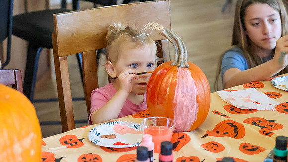 10-11-26 PUMPKI CARVING & Coloring (36)