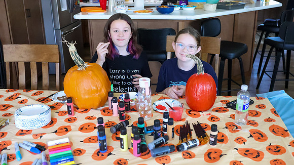 10-11-26 PUMPKI CARVING & Coloring (52)