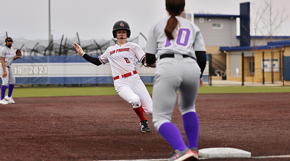 6 Carly Gross  (70)