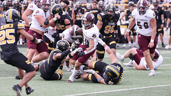 10-12-24 EAGLES vs. UW Oshkosh (65)