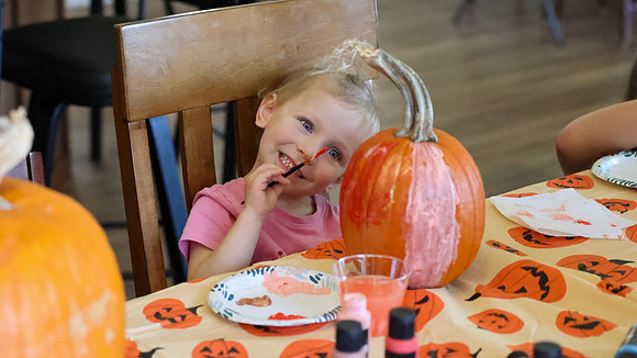 10-11-26 PUMPKI CARVING & Coloring (42)