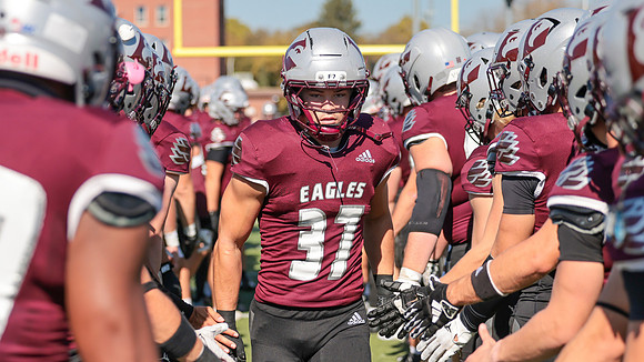 10-10-26 EAGLES vs. UW Whitewater (881)