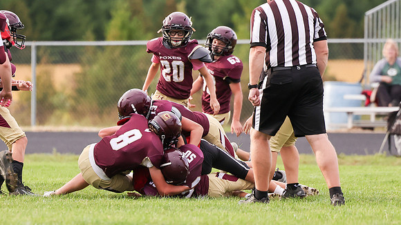 9-15-26 Omro Foxes vs. Mayville (1599)