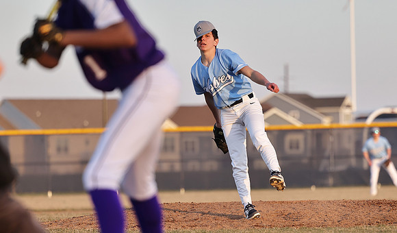 21 Jacob Holland  (39)