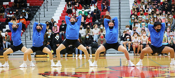 1-21-22 VARSITY Dance at Varsity Basketball Game  (48)